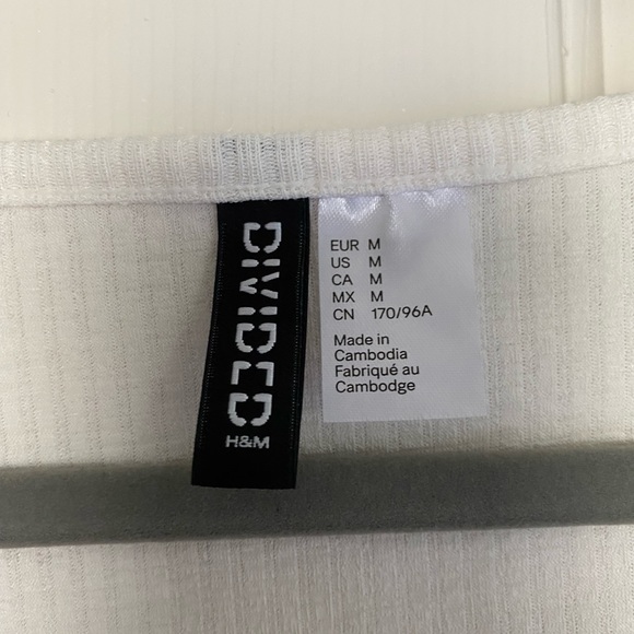 nwot H&M DIVIDED White Ribbed Tie Front Top - Picture 3 of 3